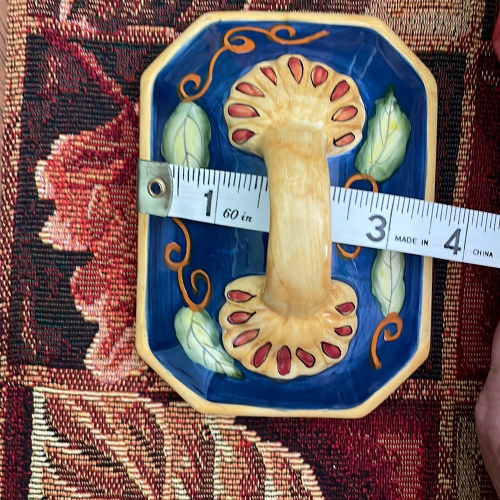 Pumpkin Vines Ceramic Fall Tureen. 8โx5โx7.5โ - Picture 14 of 16